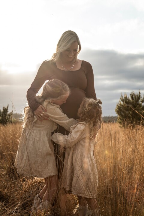 Familie-zwanger-zussen-foto