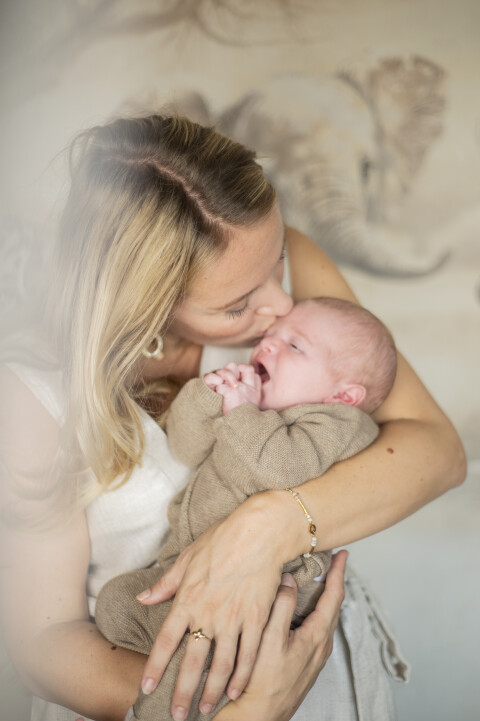 Newborn fotoshoot moeder