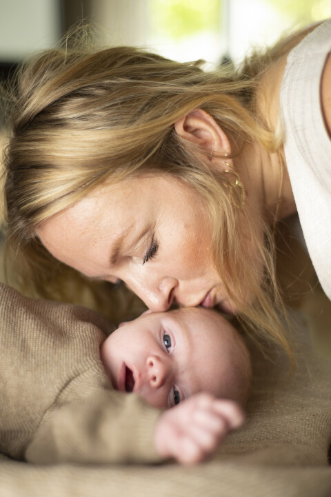 Newborn mama fotografie